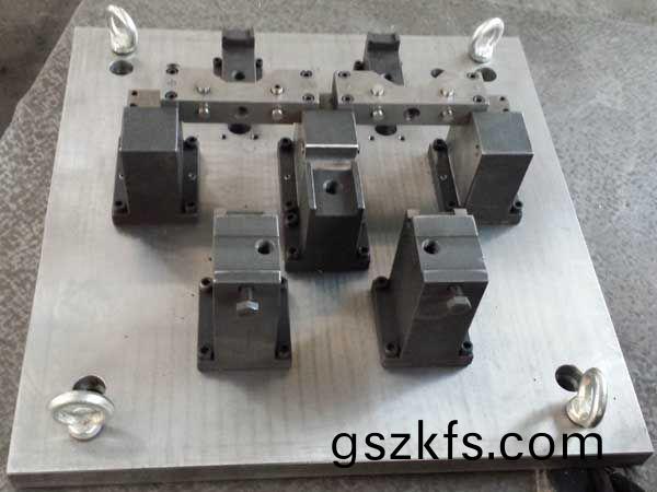 專用(yong)裌(jia)具